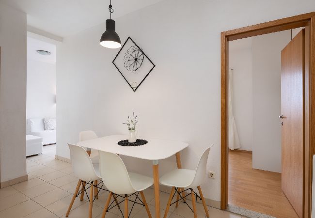 Appartamento a Vodice - Appartamento in Vodizze (Vodice) con vista mare, terrazzo, Climatizzazione, WIFI (94-5) Appartamento a Vodice - Appartamento in Vodizze (Vodice) con vista mare, terrazzo, Climatizzazione, WIFI (94-5)