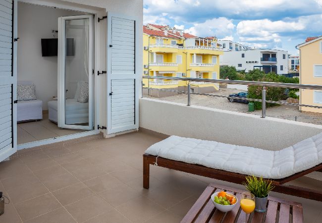 Appartamento a Vodice - Appartamento in Vodizze (Vodice) con vista mare, terrazzo, Climatizzazione, WIFI (94-5) Appartamento a Vodice - Appartamento in Vodizze (Vodice) con vista mare, terrazzo, Climatizzazione, WIFI (94-5)