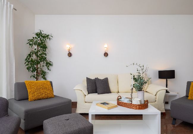 Appartamento a Vodice - Appartamento in Vodizze (Vodice) con vista mare, terrazzo, Climatizzazione, WIFI (94-11) Appartamento a Vodice - Appartamento in Vodizze (Vodice) con vista mare, terrazzo, Climatizzazione, WIFI (94-11)