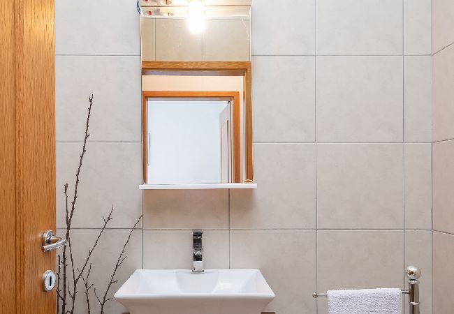 Appartamento a Vodice - Appartamento in Vodizze (Vodice) con vista mare, terrazzo, Climatizzazione, WIFI (94-11) Appartamento a Vodice - Appartamento in Vodizze (Vodice) con vista mare, terrazzo, Climatizzazione, WIFI (94-11)