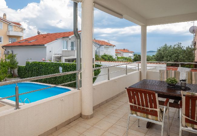 Appartamento a Vodice - Appartamento in Vodizze (Vodice) con vista mare, terrazzo, Climatizzazione, WIFI (94-11) Appartamento a Vodice - Appartamento in Vodizze (Vodice) con vista mare, terrazzo, Climatizzazione, WIFI (94-11)