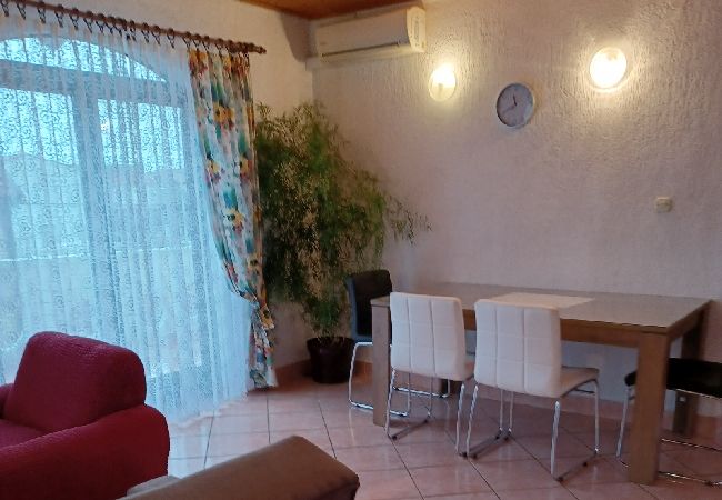 Appartamento a Murter - Appartamento in Morter (Murter) con vista mare, terrazzo, Climatizzazione, WIFI (125-2) Appartamento a Murter - Appartamento in Morter (Murter) con vista mare, terrazzo, Climatizzazione, WIFI (125-2)