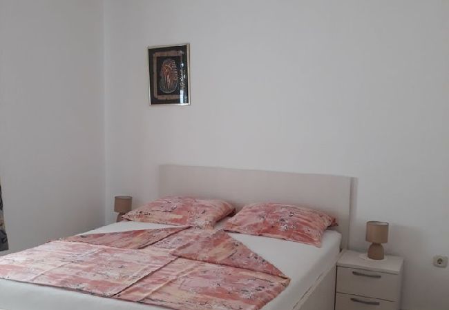 Appartamento a Murter - Appartamento in Morter (Murter) con terrazzo, Climatizzazione, WIFI, Lavatrice (125-3) Appartamento a Murter - Appartamento in Morter (Murter) con terrazzo, Climatizzazione, WIFI, Lavatrice (125-3)