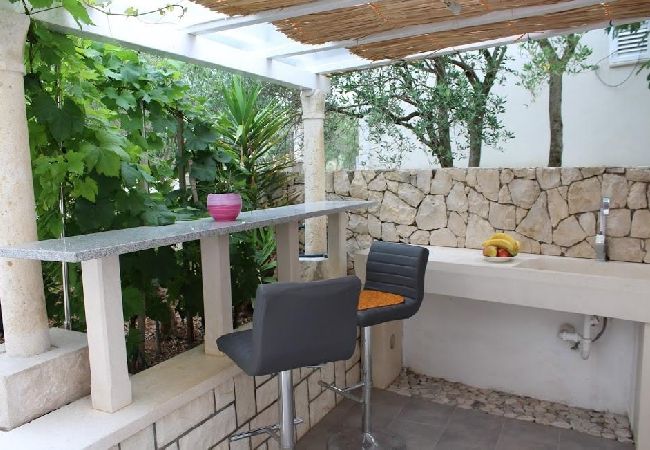 Studio a Lumbarda - Appartamento Studio in Lombarda (Lumbrada) con vista mare, terrazzo, Climatizzazione, WIFI (128-3) Studio a Lumbarda - Appartamento Studio in Lombarda (Lumbrada) con vista mare, terrazzo, Climatizzazione, WIFI (128-3)