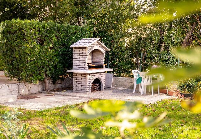 Appartamento a Lopar - Appartamento in Loparo (Lopar) con terrazzo, Climatizzazione, WIFI, Lavatrice (129-1) Appartamento a Lopar - Appartamento in Loparo (Lopar) con terrazzo, Climatizzazione, WIFI, Lavatrice (129-1)