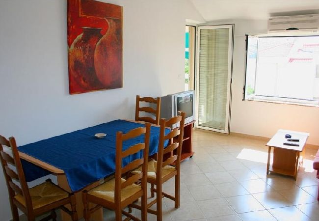 Appartamento a Stara Novalja - Appartamento in Stara Novalja con vista mare, loggia, Climatizzazione, WIFI (133-4) Appartamento a Stara Novalja - Appartamento in Stara Novalja con vista mare, loggia, Climatizzazione, WIFI (133-4)
