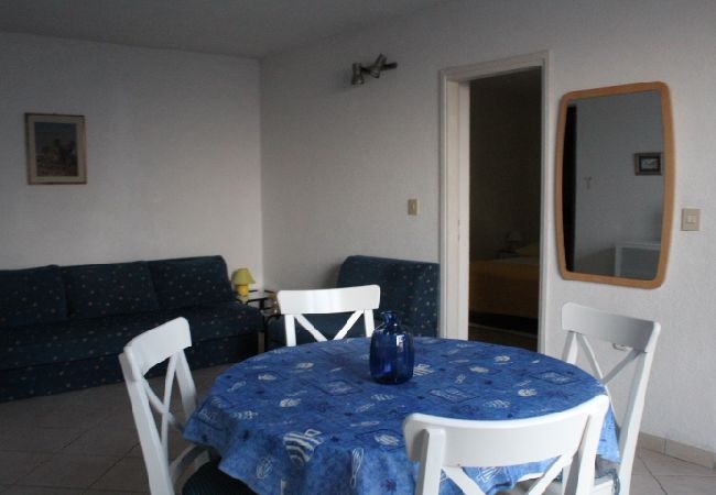 Appartamento a Podgora - Appartamento in Podgora con vista mare, loggia, Climatizzazione, WIFI (134-1) Appartamento a Podgora - Appartamento in Podgora con vista mare, loggia, Climatizzazione, WIFI (134-1)