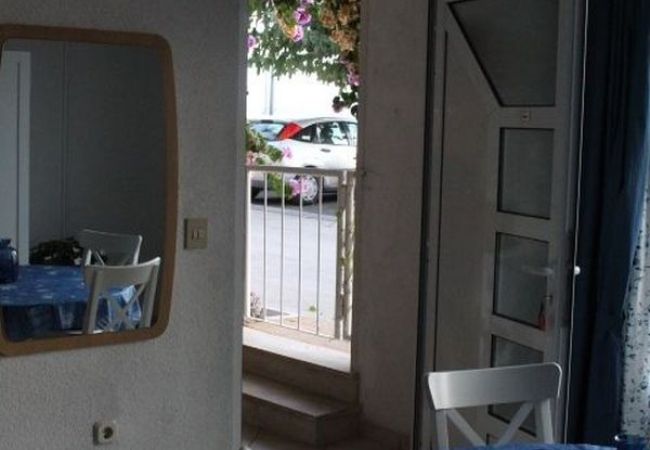 Appartamento a Podgora - Appartamento in Podgora con vista mare, loggia, Climatizzazione, WIFI (134-1) Appartamento a Podgora - Appartamento in Podgora con vista mare, loggia, Climatizzazione, WIFI (134-1)