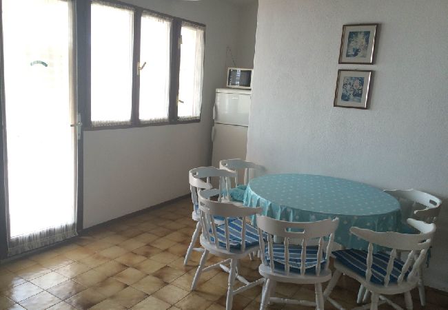 Appartamento a Podgora - Appartamento in Podgora con vista mare, terrazzo, Climatizzazione, WIFI (134-3) Appartamento a Podgora - Appartamento in Podgora con vista mare, terrazzo, Climatizzazione, WIFI (134-3)