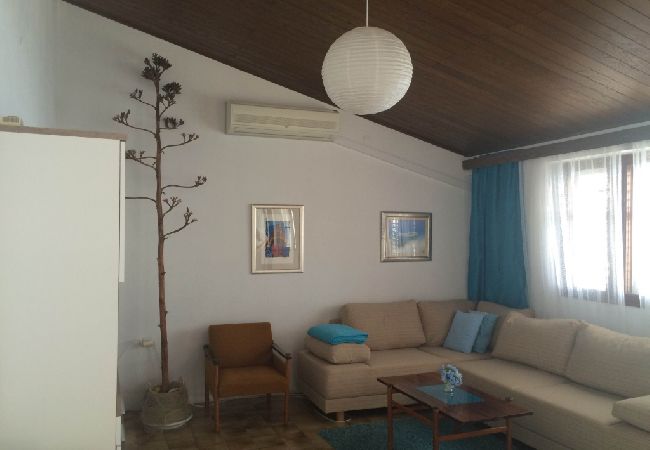 Appartamento a Podgora - Appartamento in Podgora con vista mare, terrazzo, Climatizzazione, WIFI (134-3) Appartamento a Podgora - Appartamento in Podgora con vista mare, terrazzo, Climatizzazione, WIFI (134-3)
