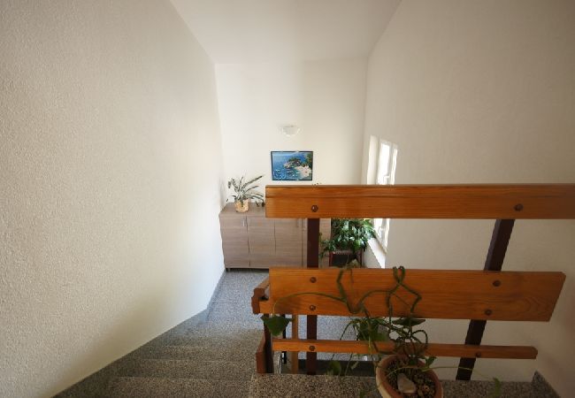 Appartamento a Brela - Appartamento in Brella (Brela) con vista mare, terrazzo, Climatizzazione, WIFI (75-7) Appartamento a Brela - Appartamento in Brella (Brela) con vista mare, terrazzo, Climatizzazione, WIFI (75-7)