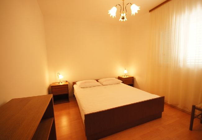 Casa a Vis - Casa di vacanza in Lissa (Vis) con terrazzo, Climatizzazione, Lavastoviglie (139-1) Casa a Vis - Casa di vacanza in Lissa (Vis) con terrazzo, Climatizzazione, Lavastoviglie (139-1)
