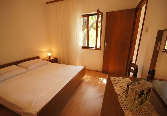 Casa a Vis - Casa di vacanza in Lissa (Vis) con terrazzo, Climatizzazione, Lavastoviglie (139-2) Casa a Vis - Casa di vacanza in Lissa (Vis) con terrazzo, Climatizzazione, Lavastoviglie (139-2)