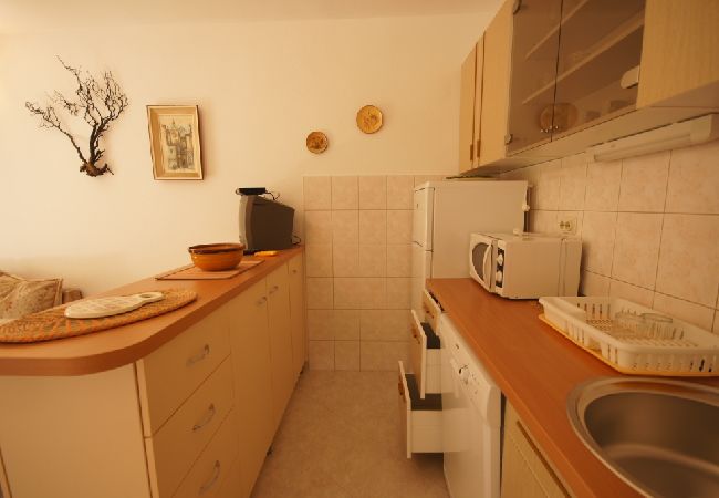 Casa a Vis - Casa di vacanza in Lissa (Vis) con terrazzo, Climatizzazione, Lavastoviglie (139-2) Casa a Vis - Casa di vacanza in Lissa (Vis) con terrazzo, Climatizzazione, Lavastoviglie (139-2)