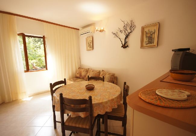Casa a Vis - Casa di vacanza in Lissa (Vis) con terrazzo, Climatizzazione, Lavastoviglie (139-2) Casa a Vis - Casa di vacanza in Lissa (Vis) con terrazzo, Climatizzazione, Lavastoviglie (139-2)