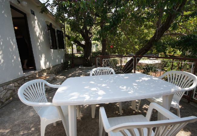Casa a Vis - Casa di vacanza in Lissa (Vis) con terrazzo, Climatizzazione, Lavastoviglie (139-2) Casa a Vis - Casa di vacanza in Lissa (Vis) con terrazzo, Climatizzazione, Lavastoviglie (139-2)