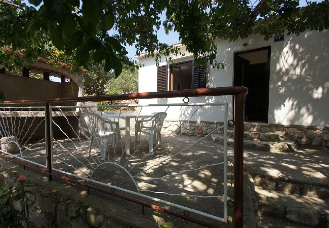 Casa a Vis - Casa di vacanza in Lissa (Vis) con terrazzo, Climatizzazione, Lavastoviglie (139-2) Casa a Vis - Casa di vacanza in Lissa (Vis) con terrazzo, Climatizzazione, Lavastoviglie (139-2)