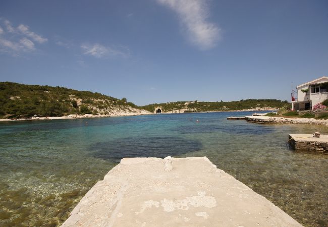 Casa a Vis - Casa di vacanza in Lissa (Vis) con terrazzo, Climatizzazione, Lavastoviglie (139-2) Casa a Vis - Casa di vacanza in Lissa (Vis) con terrazzo, Climatizzazione, Lavastoviglie (139-2)