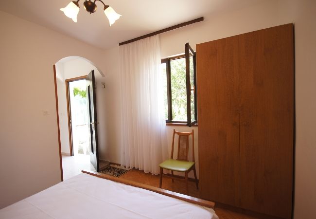 Casa a Vis - Casa di vacanza in Lissa (Vis) con terrazzo, Climatizzazione, Lavastoviglie (139-3) Casa a Vis - Casa di vacanza in Lissa (Vis) con terrazzo, Climatizzazione, Lavastoviglie (139-3)