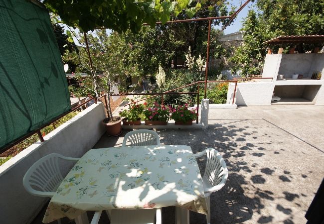 Casa a Vis - Casa di vacanza in Lissa (Vis) con terrazzo, Climatizzazione, Lavastoviglie (139-3) Casa a Vis - Casa di vacanza in Lissa (Vis) con terrazzo, Climatizzazione, Lavastoviglie (139-3)