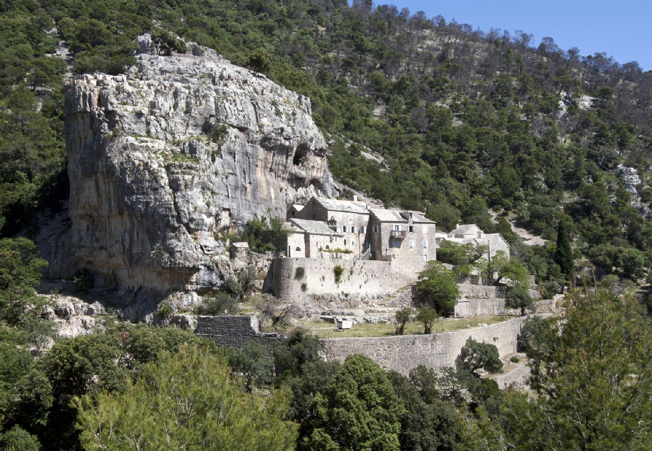 Appartamento a Bol - Appartamento in Vallo della Brazza (Bol) con vista mare, terrazzo, Climatizzazione, WIFI (155-1)