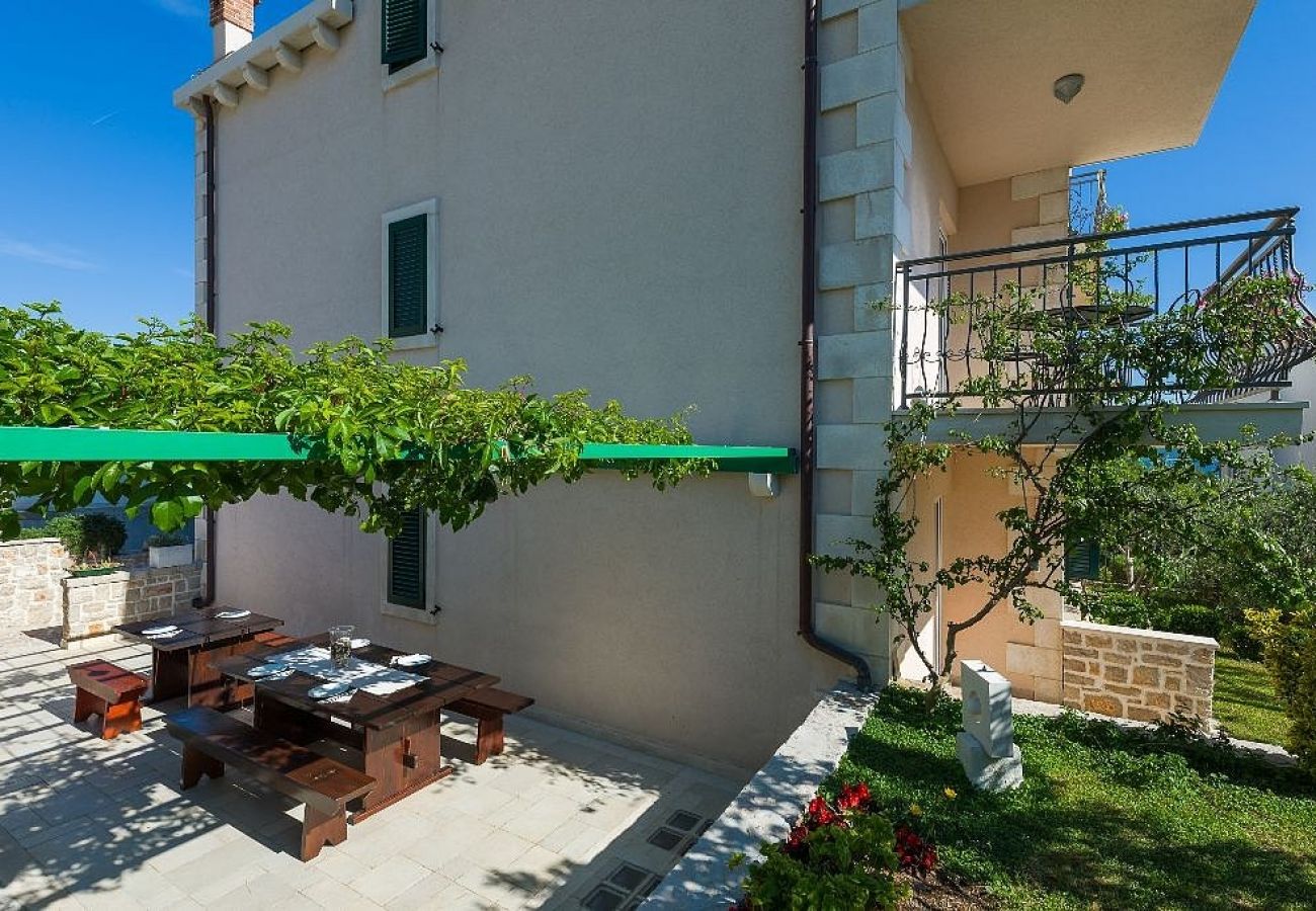 Appartamento a Bol - Appartamento in Vallo della Brazza (Bol) con vista mare, balcone, Climatizzazione, WIFI (156-5)