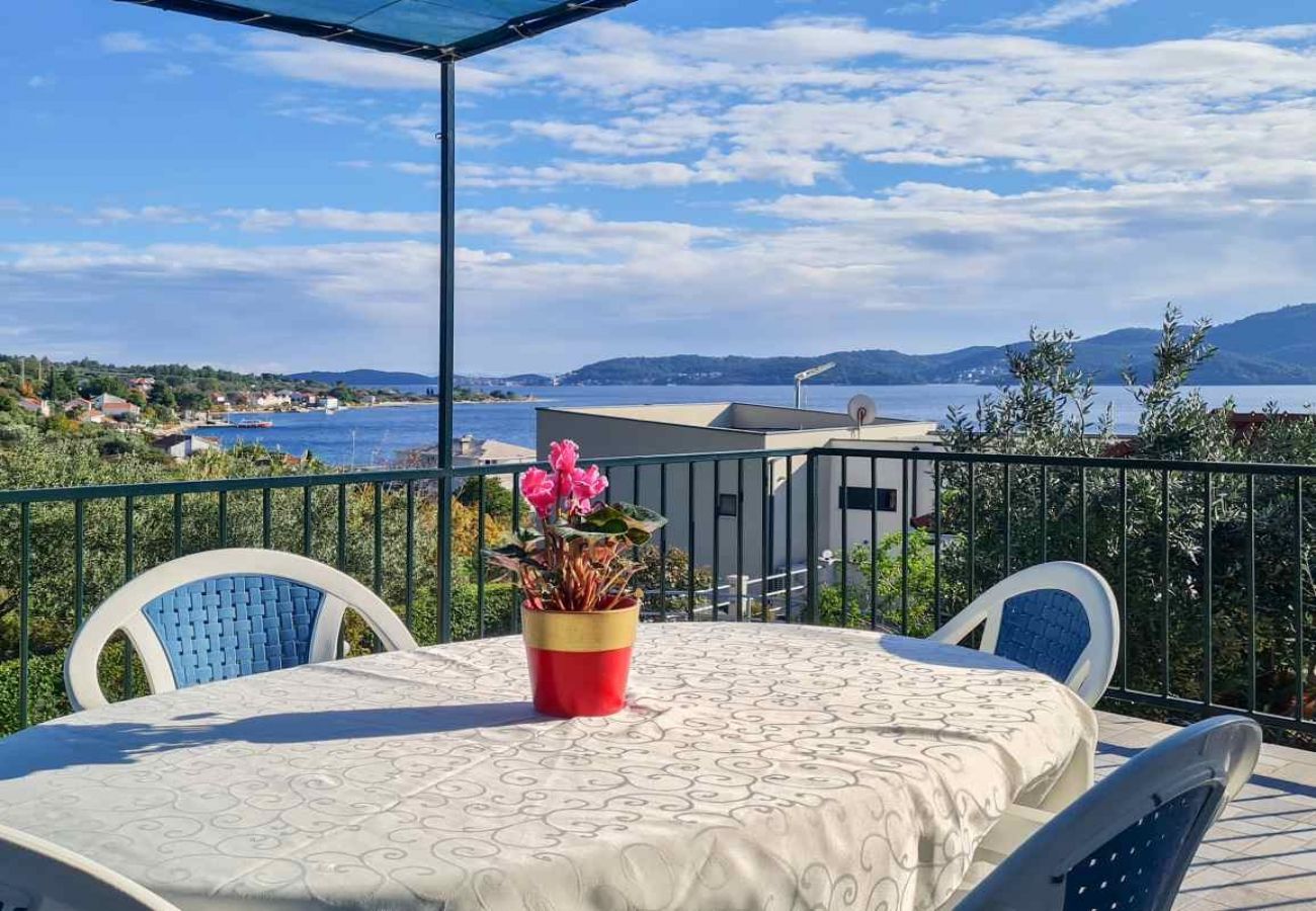 Casa a Viganj - Casa di vacanza in Viganj con vista mare, terrazzo, Climatizzazione, WIFI (160-1)