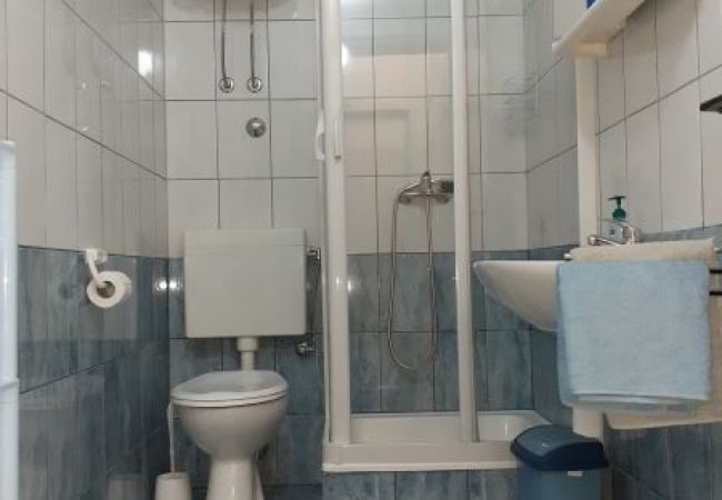 Appartamento a Omiš - Appartamento in Omiš con vista mare, balcone, Climatizzazione, WIFI (161-3) Appartamento a Omiš - Appartamento in Omiš con vista mare, balcone, Climatizzazione, WIFI (161-3)