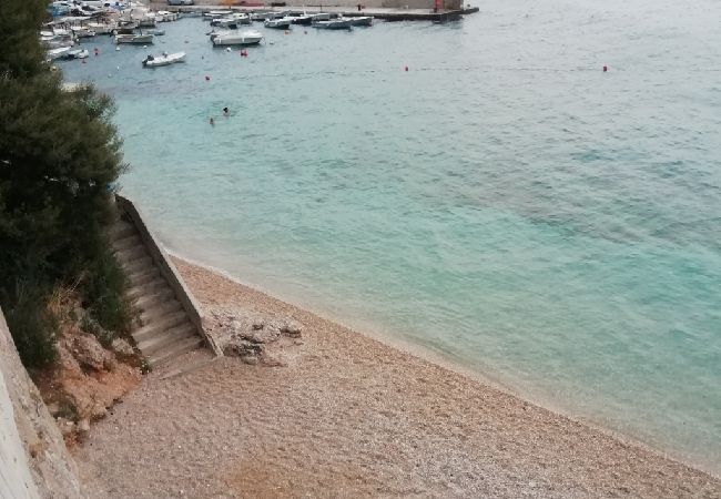 Appartamento a Pisak - Appartamento in Pisak con vista mare, balcone, Climatizzazione, WIFI (195-1) Appartamento a Pisak - Appartamento in Pisak con vista mare, balcone, Climatizzazione, WIFI (195-1)
