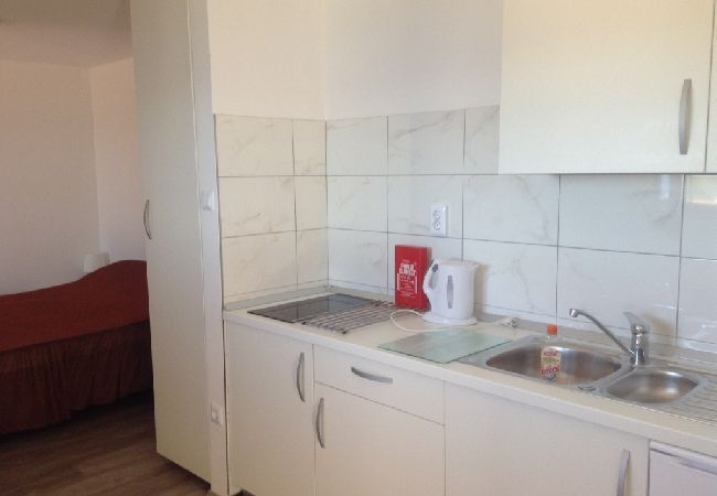 Studio a Hvar - Appartamento Studio in Lesina (Hvar) con vista mare, terrazzo, Climatizzazione, WIFI (199-1) Studio a Hvar - Appartamento Studio in Lesina (Hvar) con vista mare, terrazzo, Climatizzazione, WIFI (199-1)