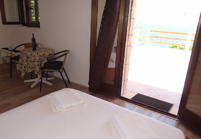 Studio a Hvar - Appartamento Studio in Lesina (Hvar) con vista mare, terrazzo, Climatizzazione, WIFI (199-1) Studio a Hvar - Appartamento Studio in Lesina (Hvar) con vista mare, terrazzo, Climatizzazione, WIFI (199-1)