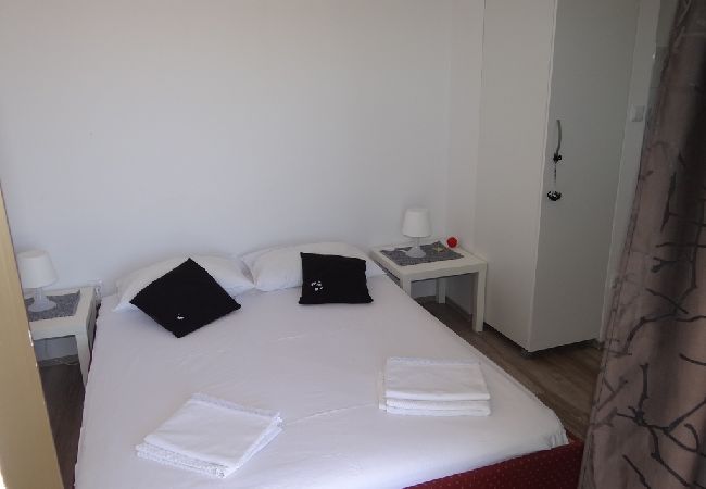 Studio a Hvar - Appartamento Studio in Lesina (Hvar) con vista mare, terrazzo, Climatizzazione, WIFI (199-1) Studio a Hvar - Appartamento Studio in Lesina (Hvar) con vista mare, terrazzo, Climatizzazione, WIFI (199-1)