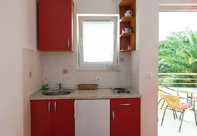 Appartamento a Tucepi - Appartamento in Tučepi con terrazzo, Climatizzazione, WIFI, Lavatrice (202-3) Appartamento a Tucepi - Appartamento in Tučepi con terrazzo, Climatizzazione, WIFI, Lavatrice (202-3)