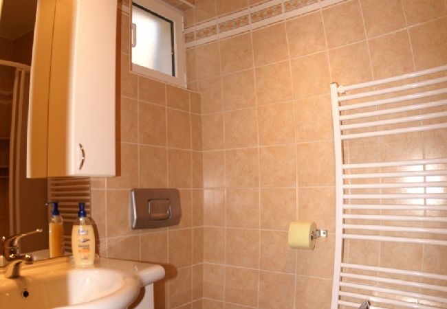 Appartamento a Hvar - Appartamento in Lesina (Hvar) con balcone, Climatizzazione, WIFI, Lavatrice (221-2) Appartamento a Hvar - Appartamento in Lesina (Hvar) con balcone, Climatizzazione, WIFI, Lavatrice (221-2)