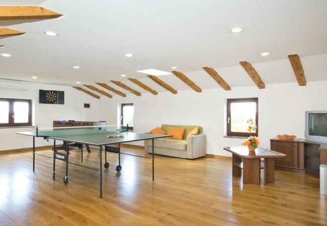 Casa a Buje - Casa di vacanza in Buie (Buje) con balcone, Climatizzazione, WIFI, Lavatrice (567-1) Casa a Buje - Casa di vacanza in Buie (Buje) con balcone, Climatizzazione, WIFI, Lavatrice (567-1)