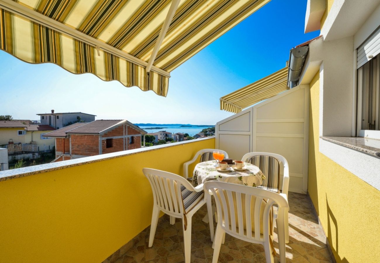 Appartamento a Drage - Appartamento in Drage con vista mare, balcone, Climatizzazione, WIFI (566-2)