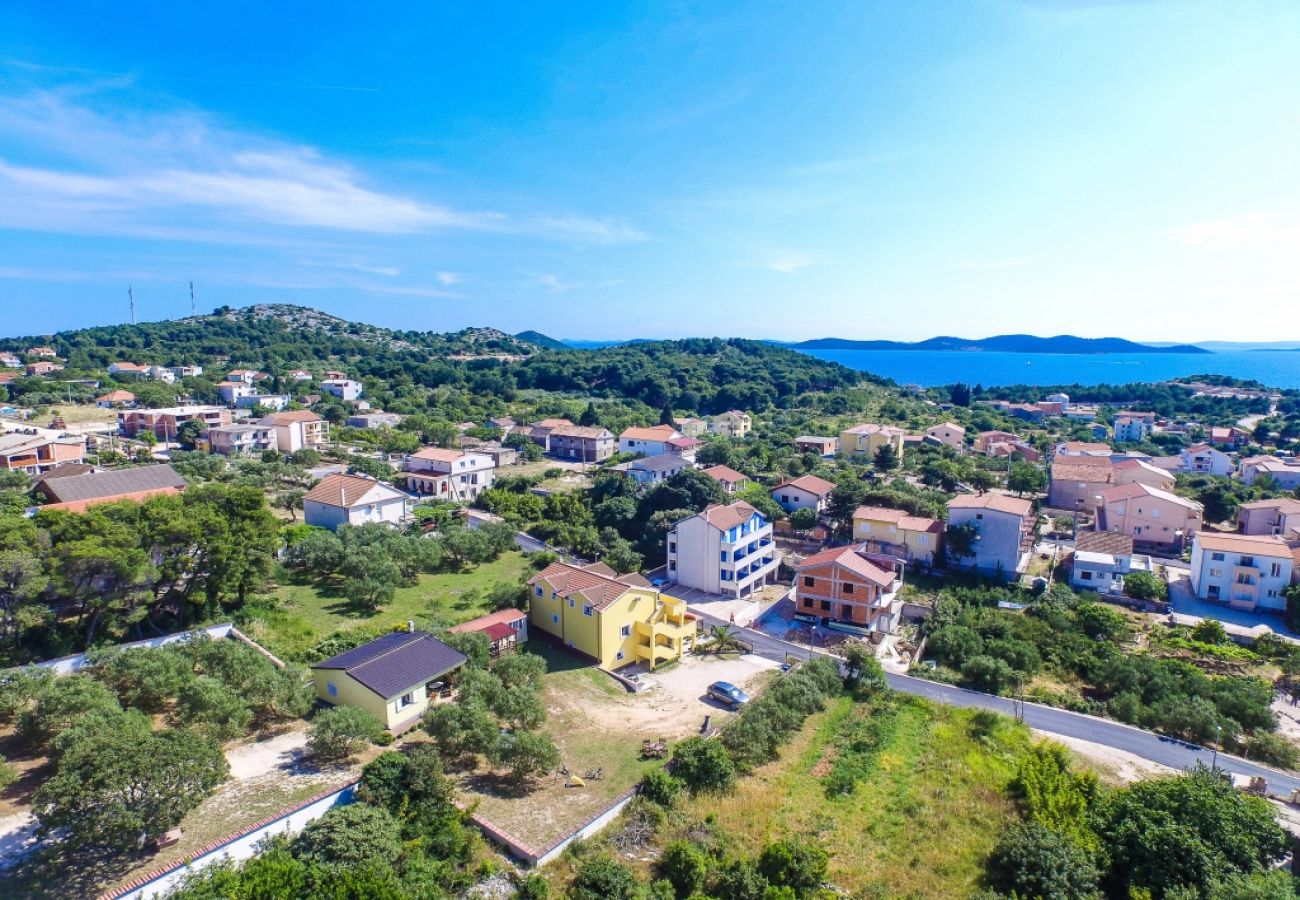 Casa a Drage - Casa di vacanza in Drage con vista mare, balcone, Climatizzazione, WIFI (571-1)