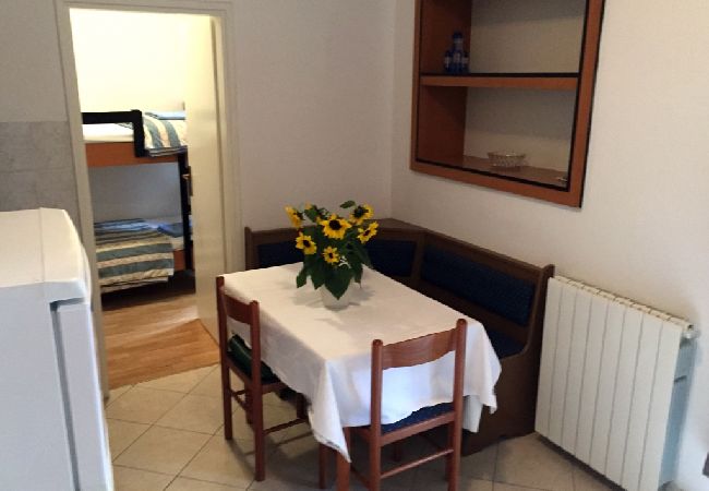 Appartamento a Karigador - Appartamento in Carigador (Karigador) con balcone, Climatizzazione, Lavastoviglie (587-1) Appartamento a Karigador - Appartamento in Carigador (Karigador) con balcone, Climatizzazione, Lavastoviglie (587-1)