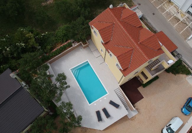 Casa a Drage - Casa di vacanza in Drage con vista mare, balcone, Climatizzazione, WIFI (592-1) Casa a Drage - Casa di vacanza in Drage con vista mare, balcone, Climatizzazione, WIFI (592-1)