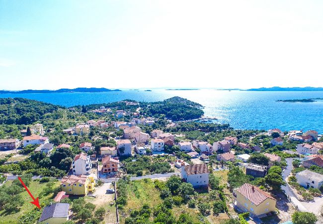 Casa a Drage - Casa di vacanza in Drage con vista mare, balcone, Climatizzazione, WIFI (592-1) Casa a Drage - Casa di vacanza in Drage con vista mare, balcone, Climatizzazione, WIFI (592-1)