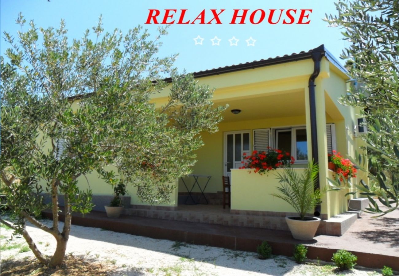 Casa a Drage - Casa di vacanza in Drage con vista mare, balcone, Climatizzazione, WIFI (592-1)