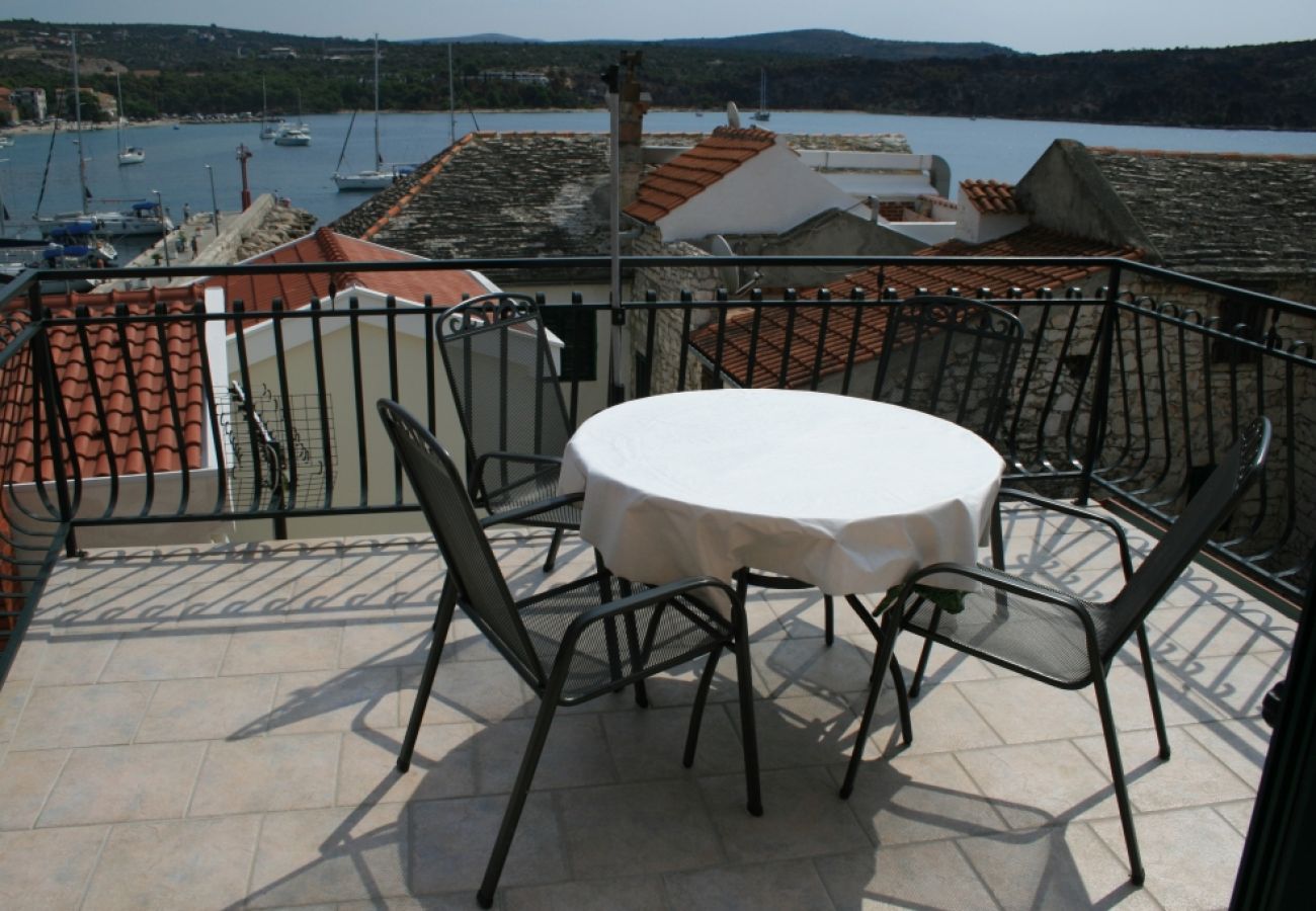 Appartamento a Primošten - Appartamento in Capocesto (Primosten) con vista mare, terrazzo, Climatizzazione, WIFI (600-2)