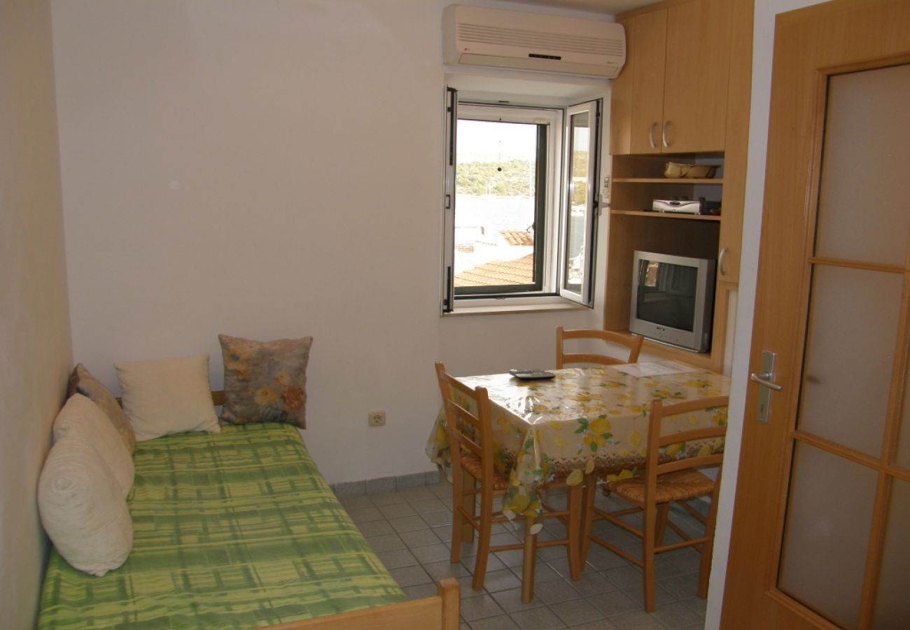 Appartamento a Primošten - Appartamento in Capocesto (Primosten) con vista mare, terrazzo, Climatizzazione, WIFI (600-2)