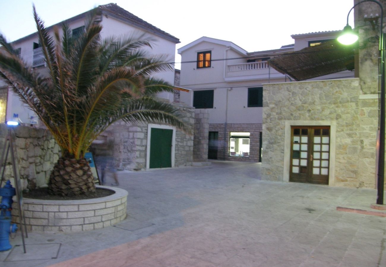 Appartamento a Primošten - Appartamento in Capocesto (Primosten) con vista mare, terrazzo, Climatizzazione, WIFI (600-2)