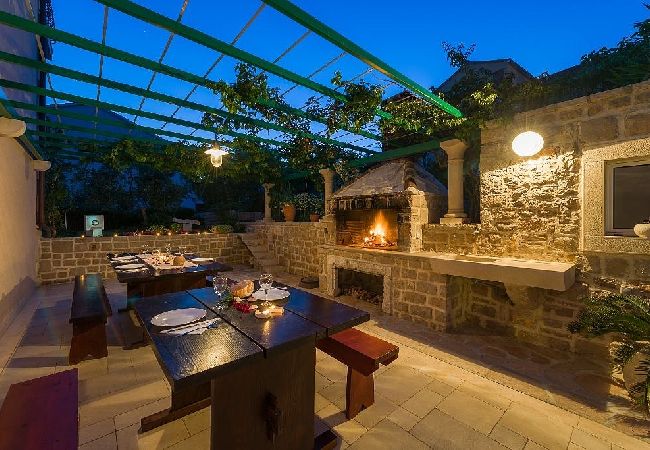 Appartamento a Bol - Appartamento in Vallo della Brazza (Bol) con vista mare, balcone, Climatizzazione, WIFI (5217-6) Appartamento a Bol - Appartamento in Vallo della Brazza (Bol) con vista mare, balcone, Climatizzazione, WIFI (5217-6)