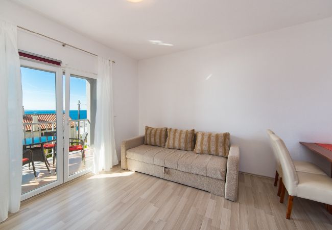 Appartamento a Brist - Appartamento in Brist con balcone, Climatizzazione, WIFI (610-5) Appartamento a Brist - Appartamento in Brist con balcone, Climatizzazione, WIFI (610-5)