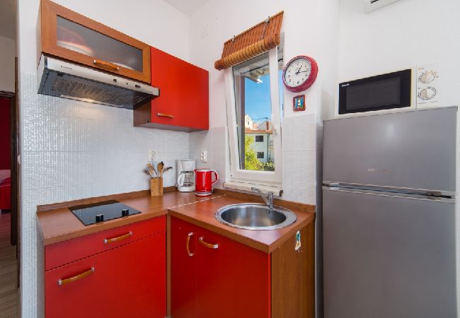 Appartamento a Brist - Appartamento in Brist con balcone, Climatizzazione, WIFI (610-5) Appartamento a Brist - Appartamento in Brist con balcone, Climatizzazione, WIFI (610-5)