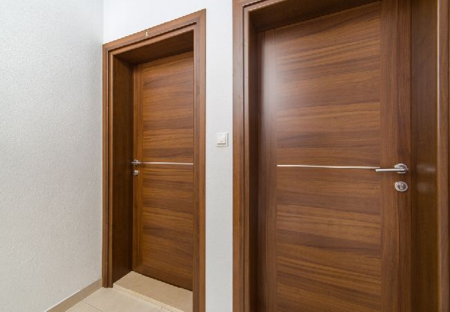 Appartamento a Brist - Appartamento in Brist con balcone, Climatizzazione, WIFI (610-5) Appartamento a Brist - Appartamento in Brist con balcone, Climatizzazione, WIFI (610-5)