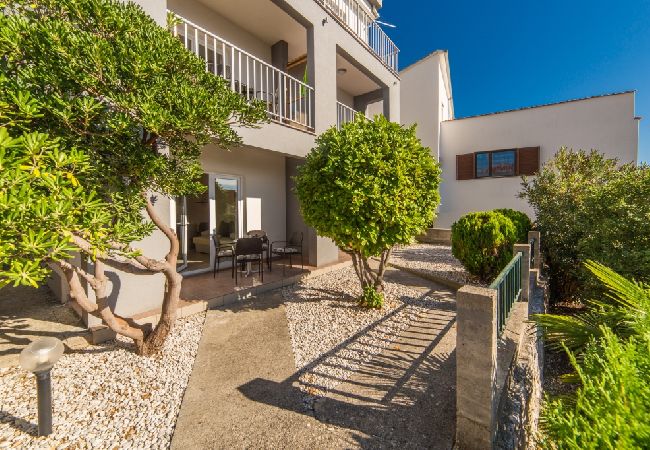 Appartamento a Brist - Appartamento in Brist con balcone, Climatizzazione, WIFI (610-5) Appartamento a Brist - Appartamento in Brist con balcone, Climatizzazione, WIFI (610-5)