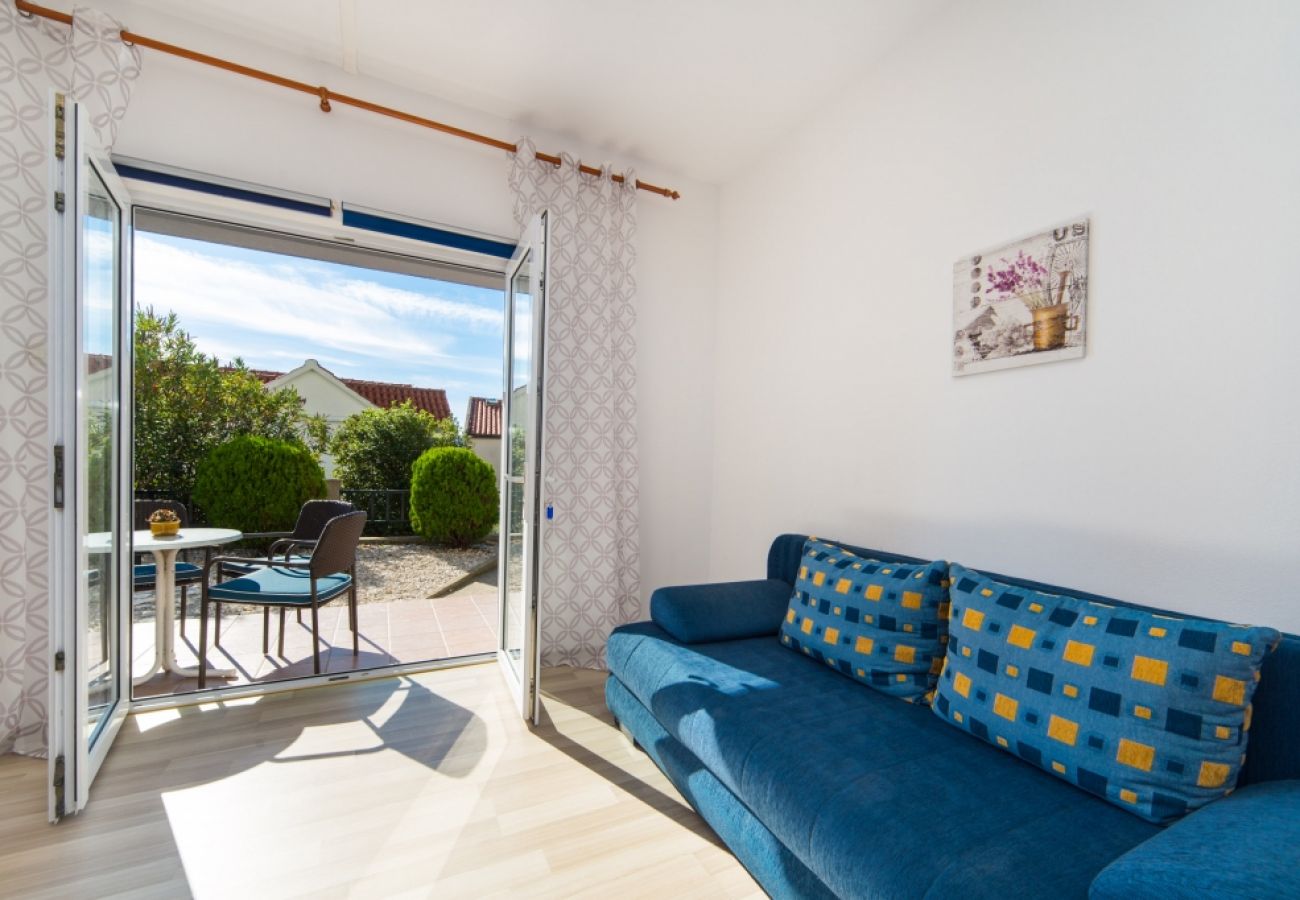 Appartamento a Brist - Appartamento in Brist con balcone, Climatizzazione, WIFI (610-6)